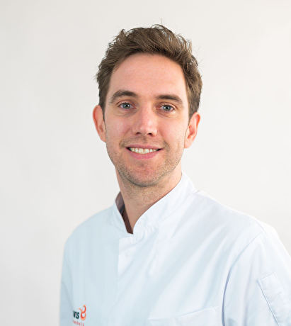 Dr. L. van Hout